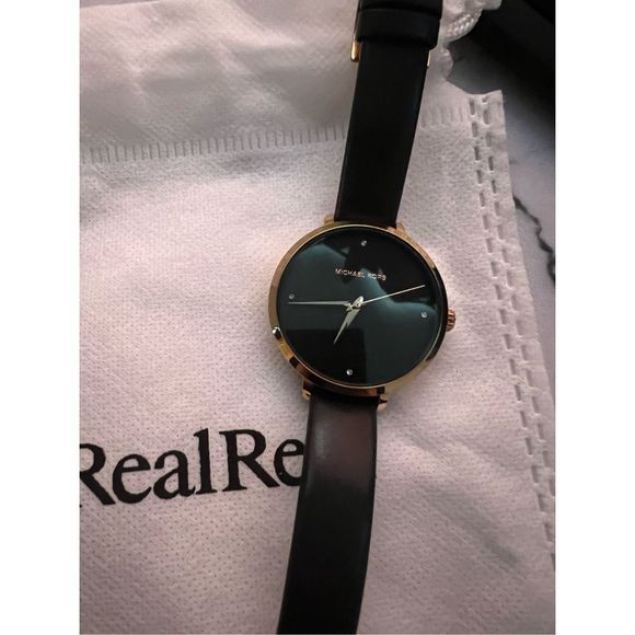 Michael Kors Women’s Charley Leather Black/ Gold Watch - Picture 4 of 9